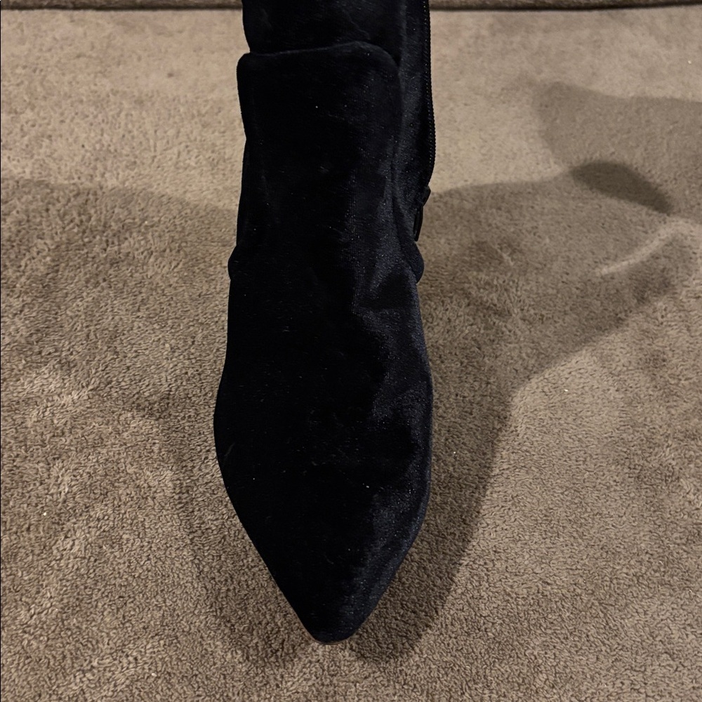 Betsey Johnson Kacey Black Velvet Pointed Toe Ankle Booties - Size 9 - Picture 6 of 11
